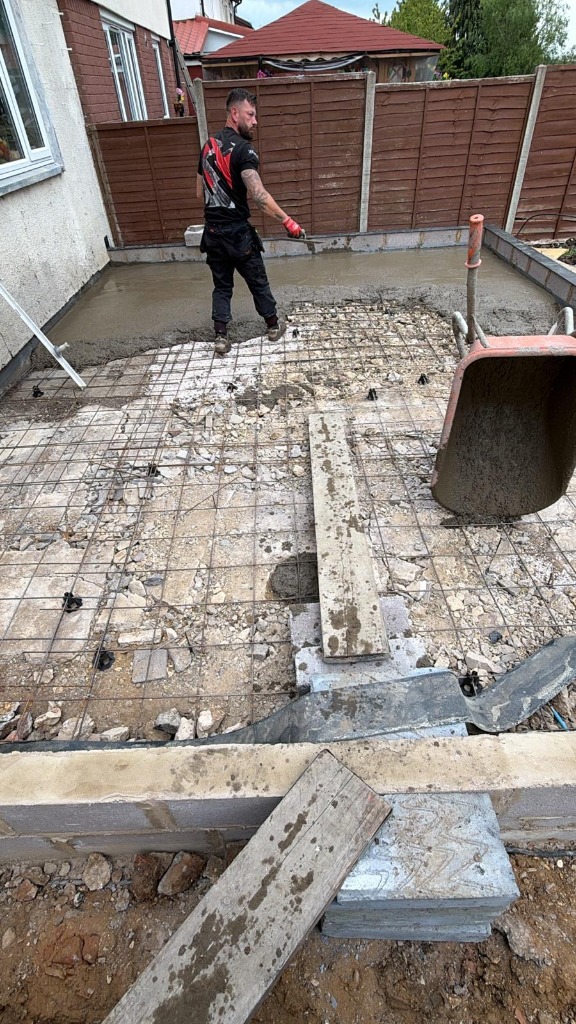On-Site Volumetric Ready Mix Concrete Slab Pouring Barnet