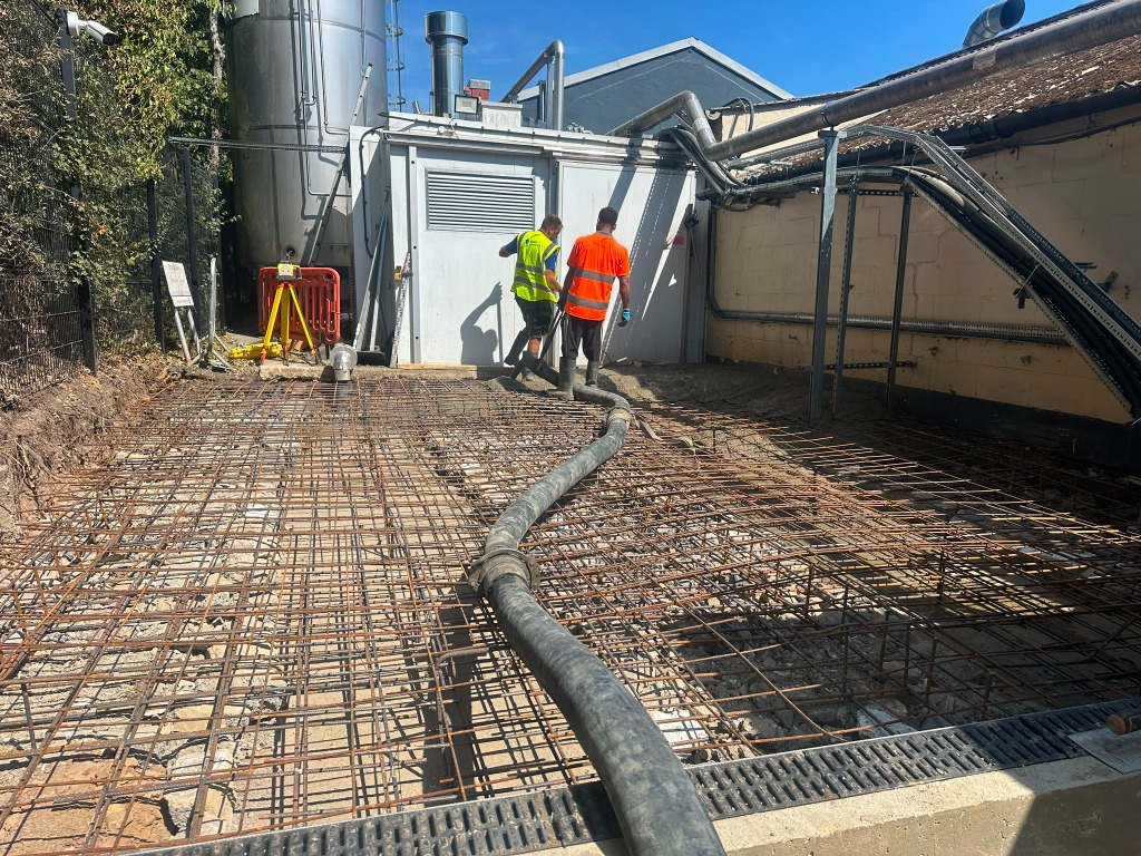 Ground Line Concrete Pumping Pipeline in Action